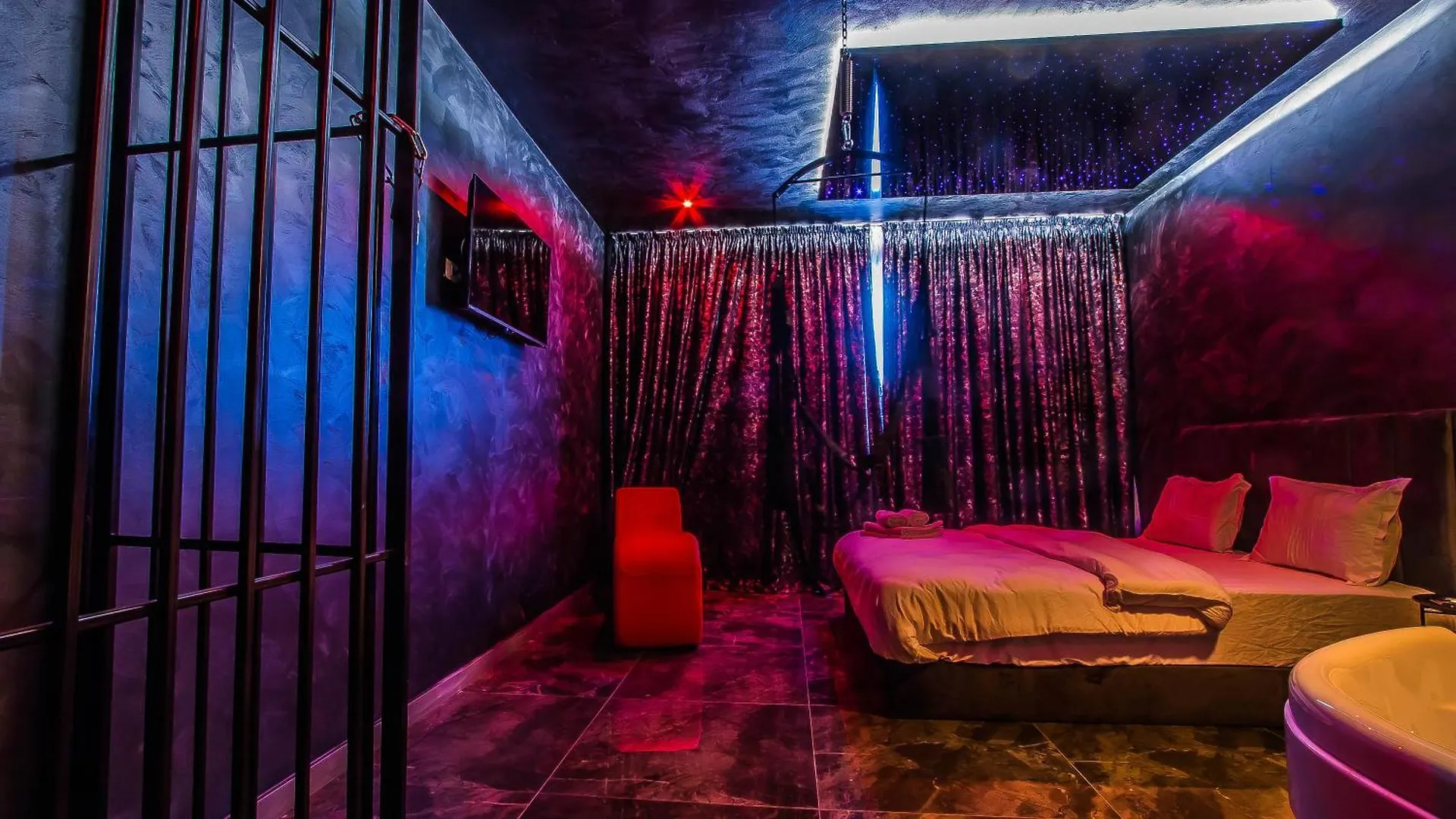 מלון אהבה Red Room רומניה