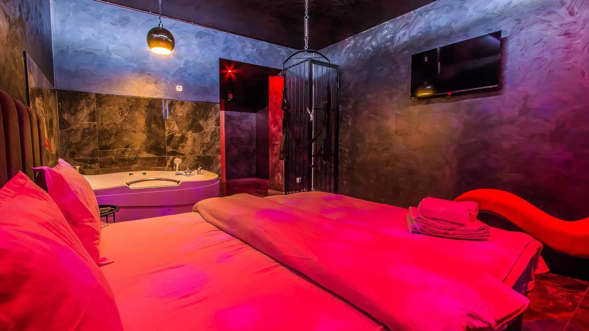 מלון אהבה Red Room