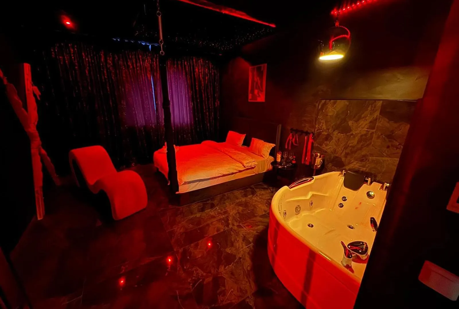 Liebeshotel Red Room Bukarest