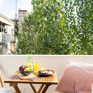 Spacious 2 Bdr Flat In The Old Town Bucharest