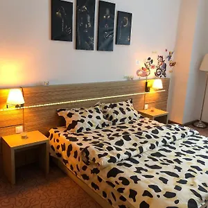 Yamalux - Lakeside - Ringrand Apartament