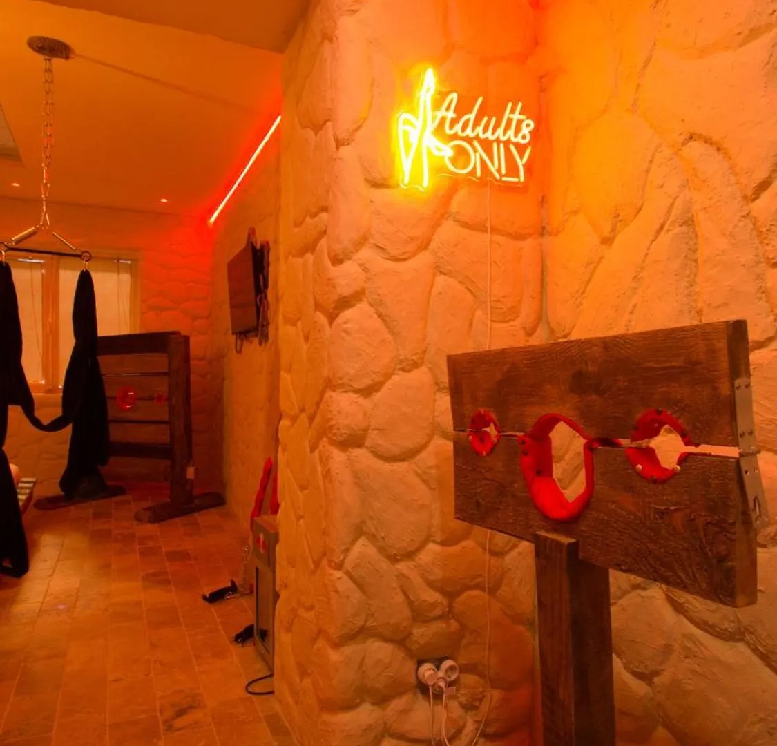 Love hotel Red Room
