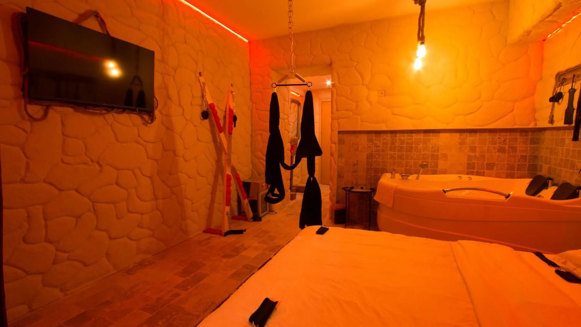 Red Room 0*, Bucharest